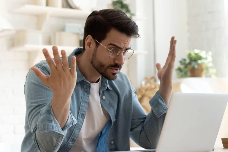 7 signs it’s time to replace your laptop instead of repairing it