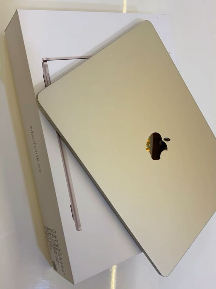 MACBOOK Air M4