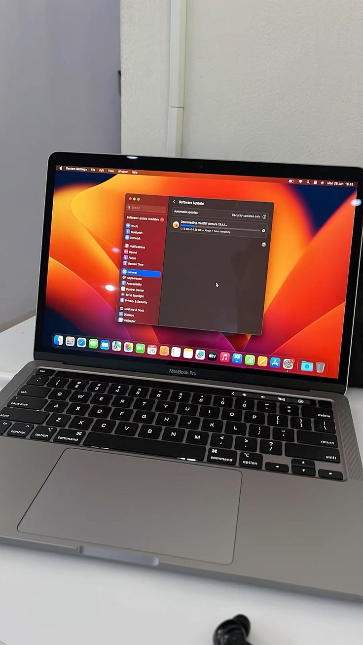 MACBOOK PRO M2